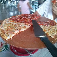 Pizza delgada y crujiente
