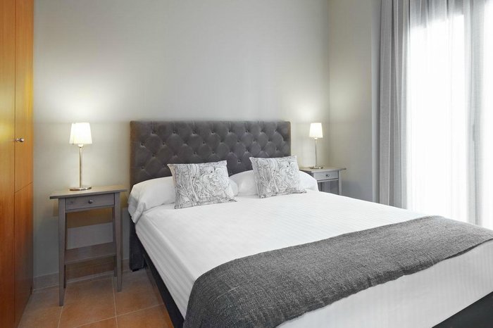 GRAN DE GRÀCIA APARTMENTS - Updated 2024 Prices & Condominium Reviews ...