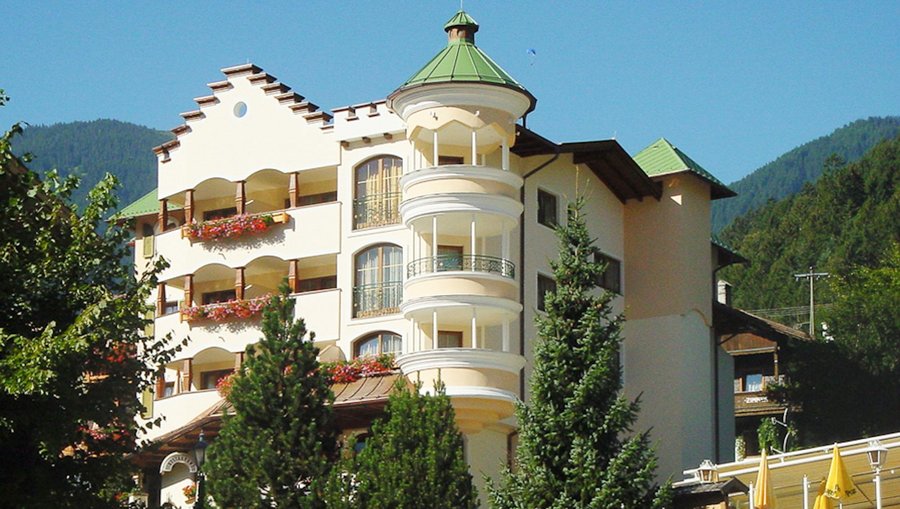 Hotel Sieghard Fassade im Sommer
