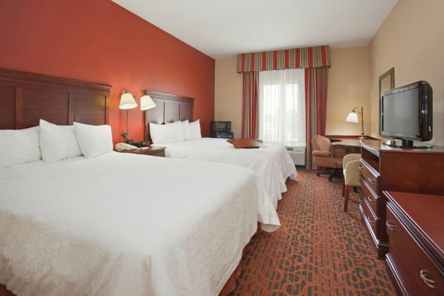 Hotel photo 26 of Hampton Inn Knoxville-West At Cedar Bluff.