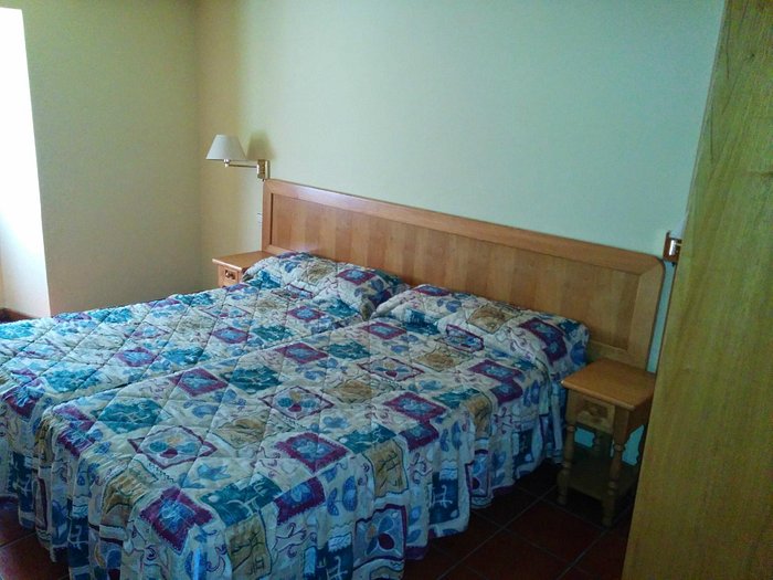 ALBERGUE CARRASQUEDO - Hostel Reviews (Granon, Spain)