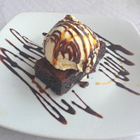 Chocolate Brownie & Ice cream MMM!!
