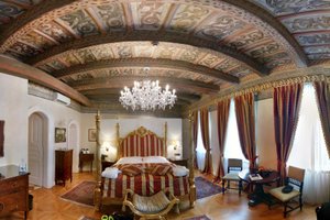 Room & Suite