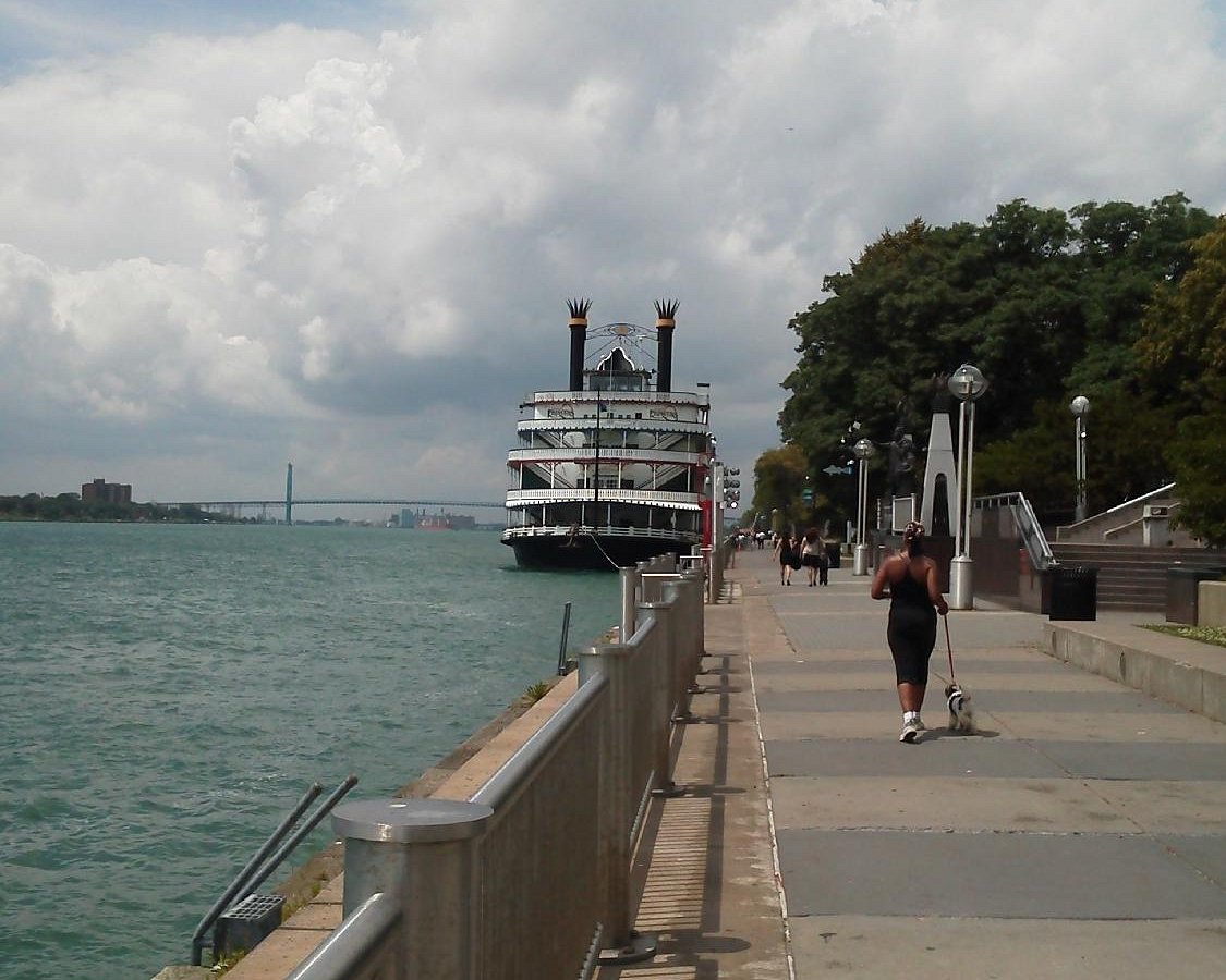 detroit riverboat tours