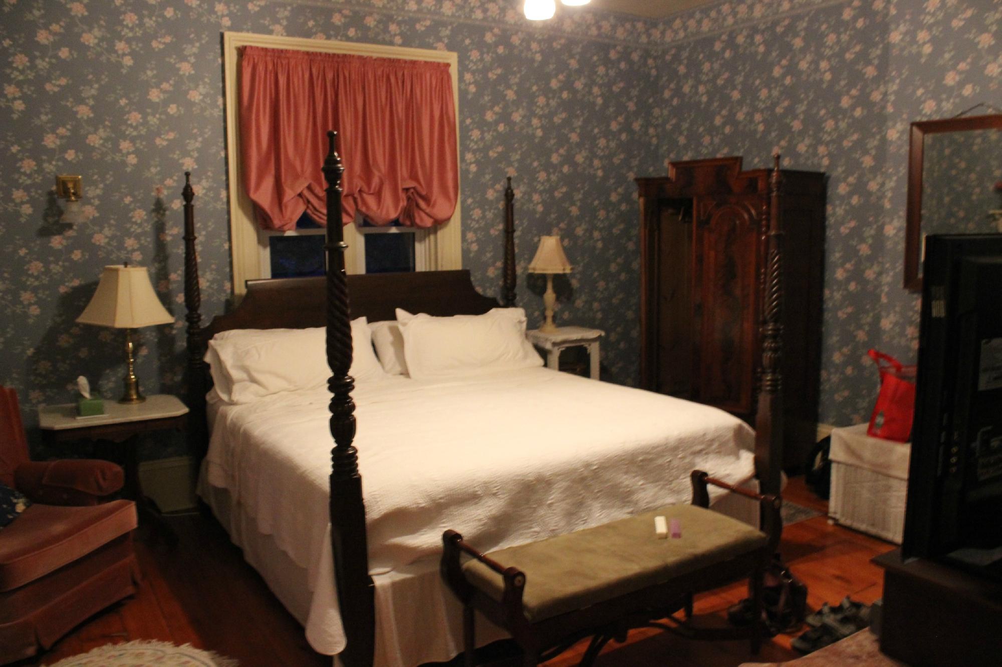 KILDONAN HOUSE B&B: 2022 Reviews (Clinton, Canada) - Photos Of B&B ...