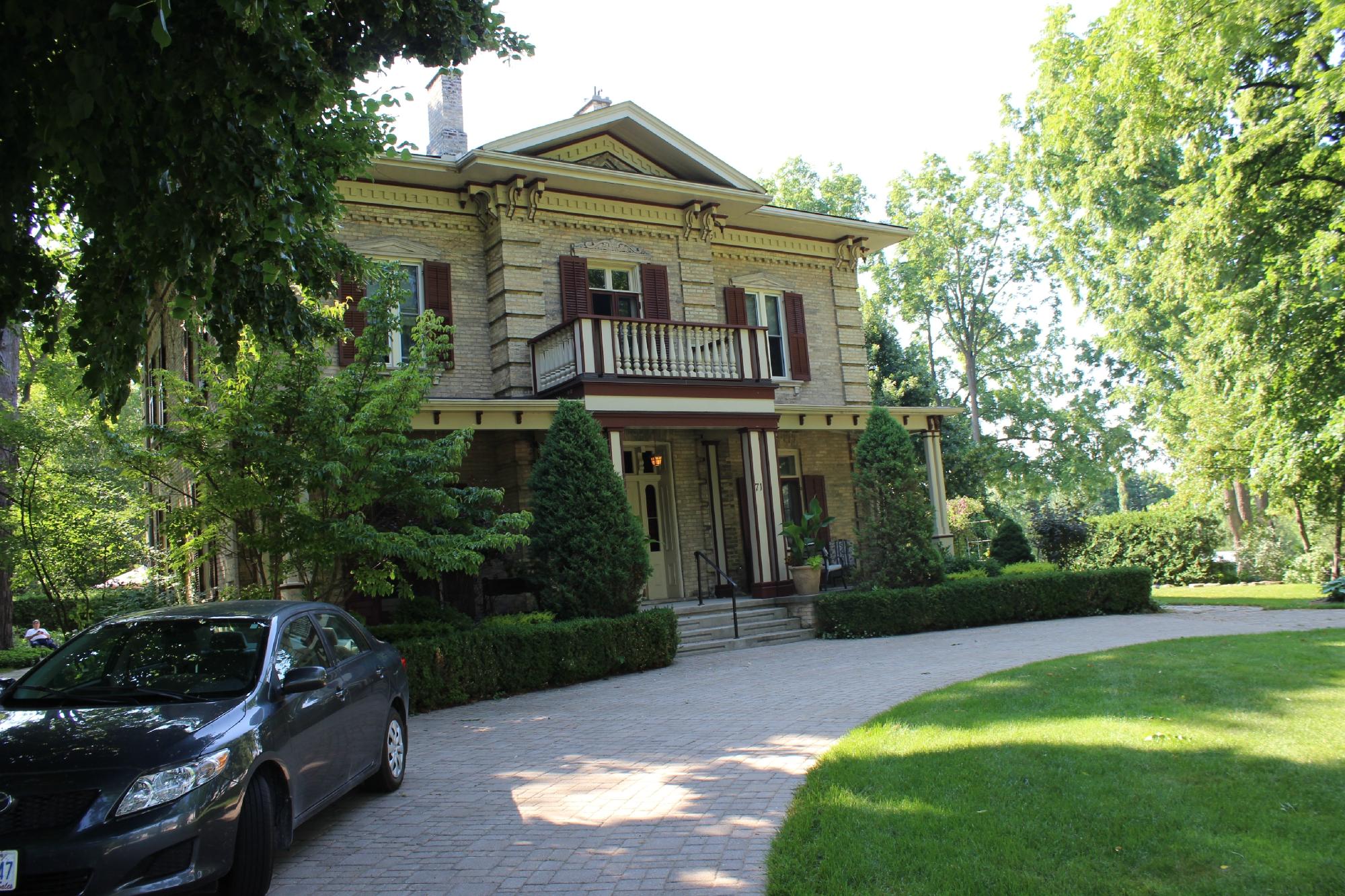 KILDONAN HOUSE B&B: 2022 Reviews (Clinton, Canada) - Photos Of B&B ...