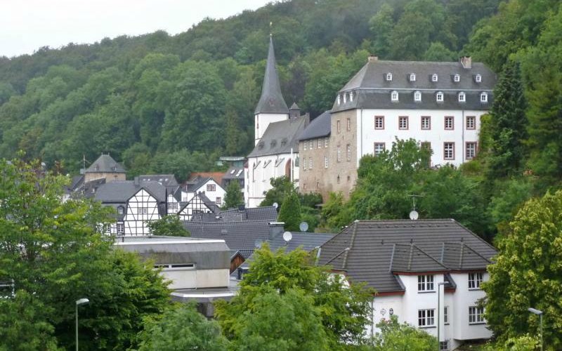 Blick vom Balkon auf die Burg