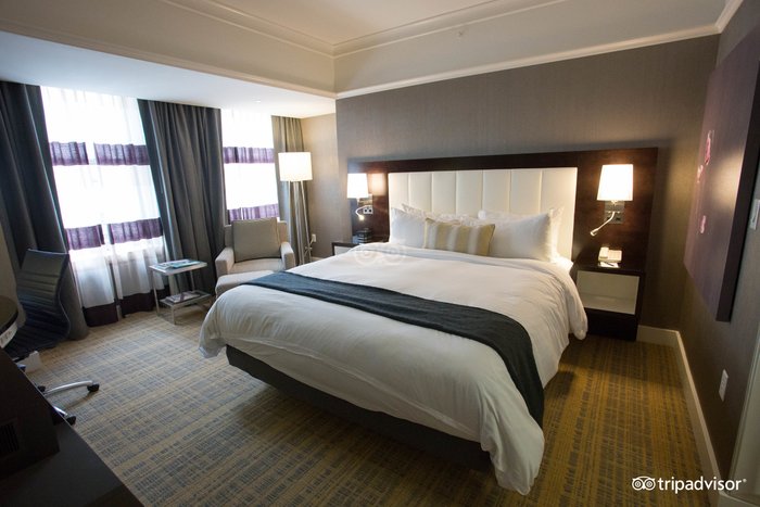 Luxury Boston Hotel Rooms & Suites