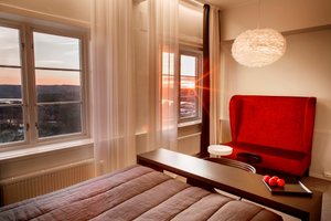 Room & Suite
