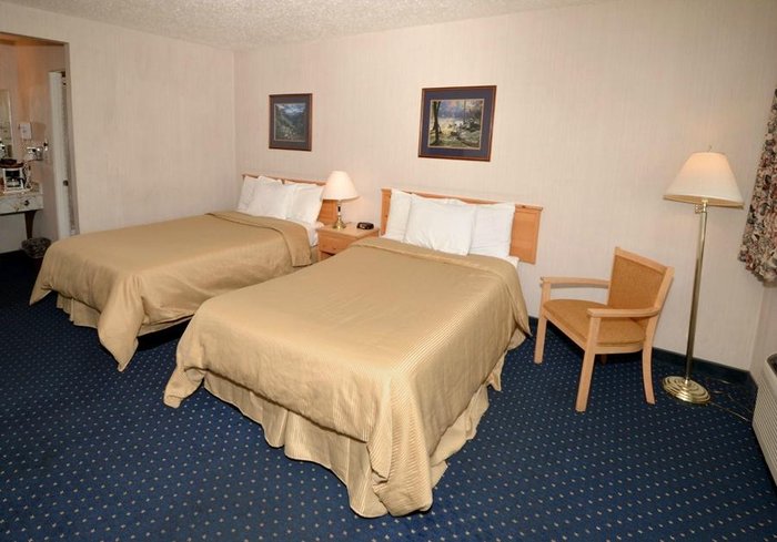 ECONO LODGE INN & SUITES CENTRAL - Hotel Reviews (Medford, OR)