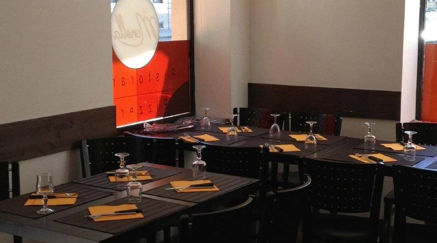 Les tables - Pizzeria La Monella