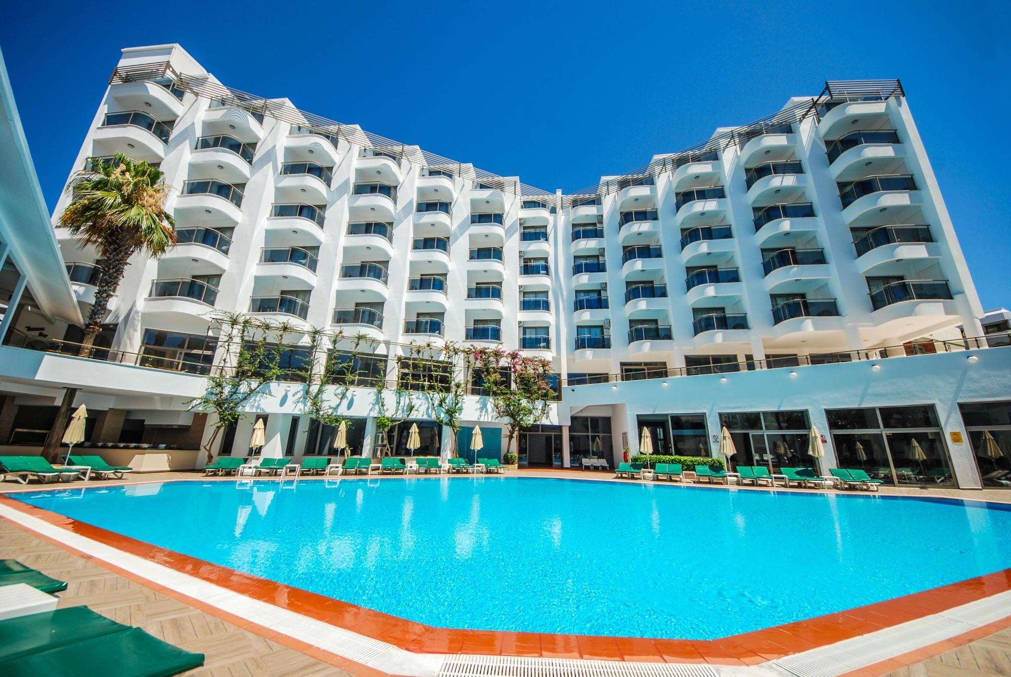 Hotel photo 19 of Lalila Blue Suites.
