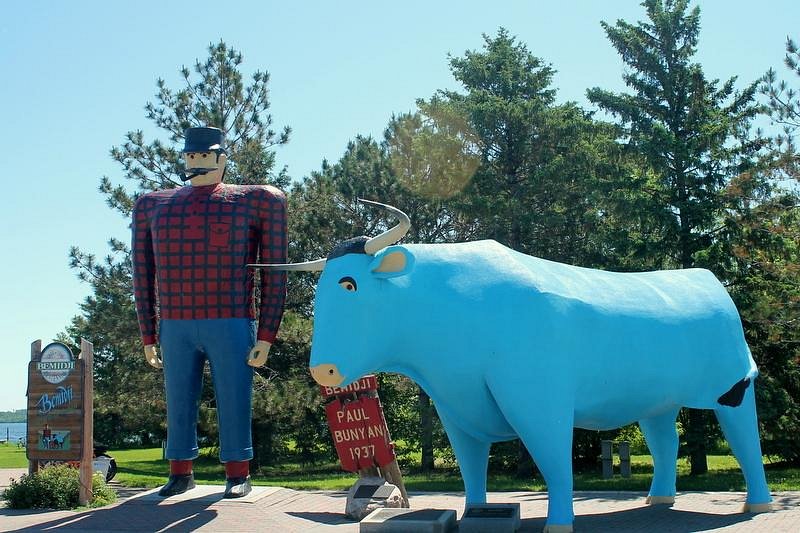 Paul Bunyan and Babe the Blue Ox image