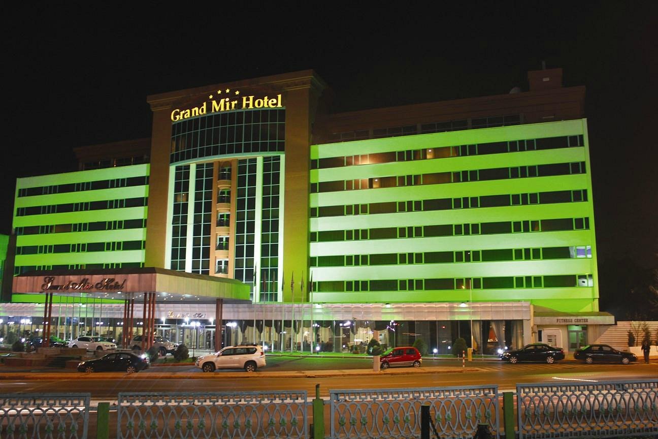 Grand mir hotel 4. Ташкент, Grand mir Hotel Ташкент. Гостиница Гранд мир в Ташкенте. Гостиница Узбекистан в Ташкенте. Грант отель Узбекистан Ташкент.