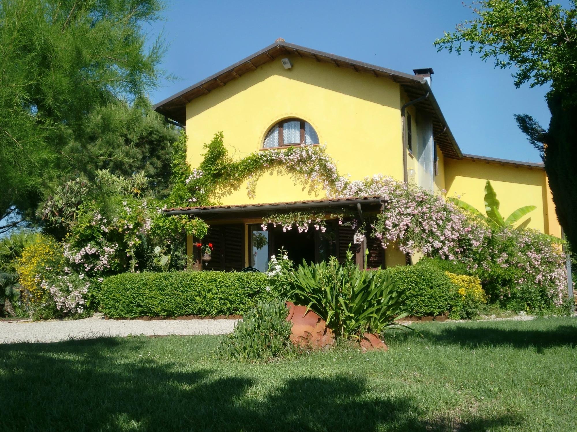 BED AND BREAKFAST PICENO - Prices & B&B Reviews (Castel Di Lama, Italy)