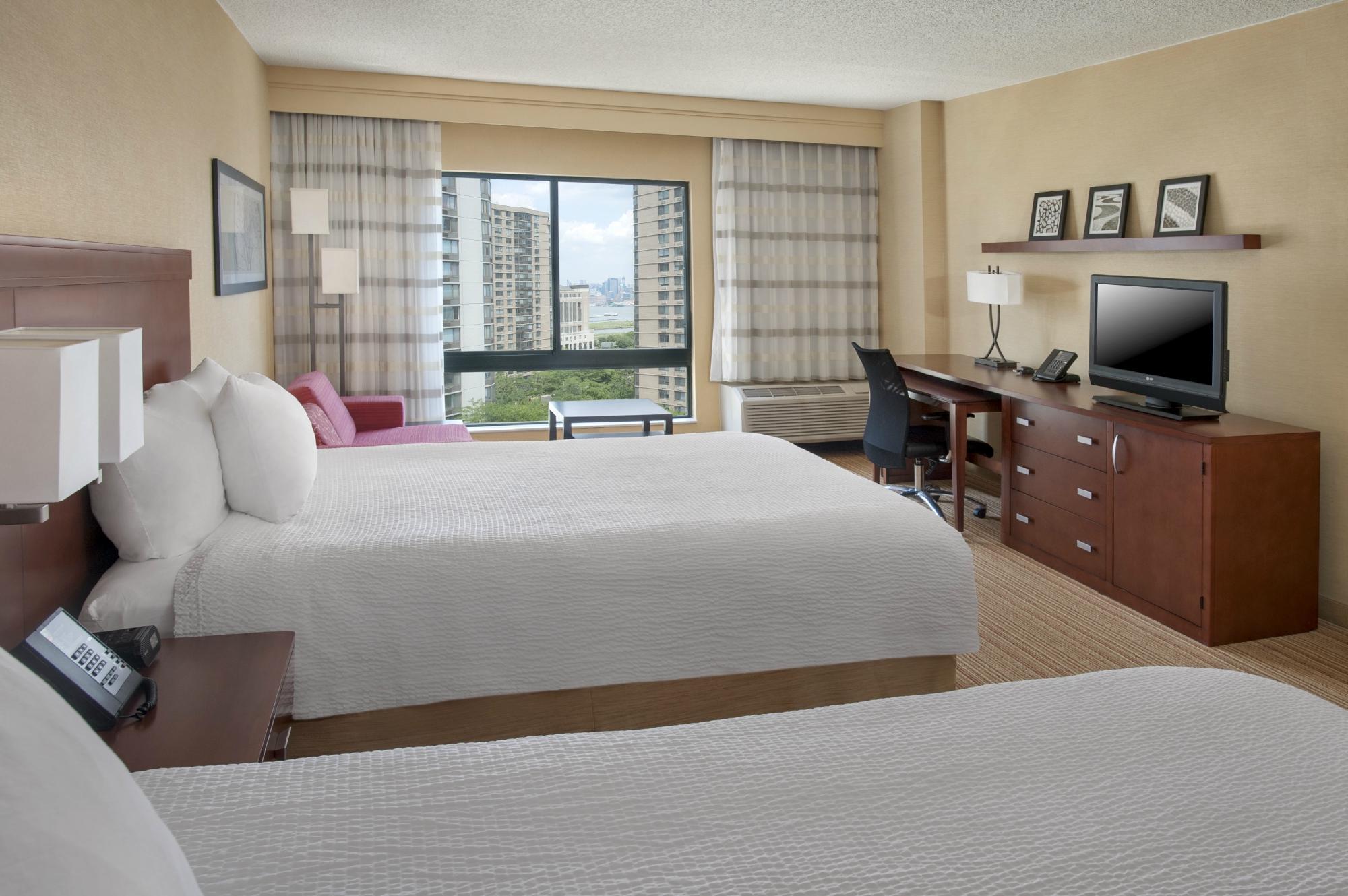 Hotel photo 11 of Courtyard by Marriott Jersey City Newport.