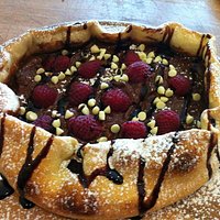 Cestino Mascarpone, nutella , lamponi freschi e scaglie di cioccolato bianco