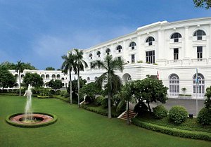 Maidens Hotel in New Delhi, image may contain: Hotel, Resort, Villa, Grass