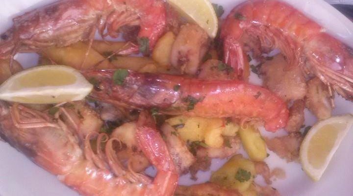 ottimi gamberoni freschi e gli spaghetti gustosissimi