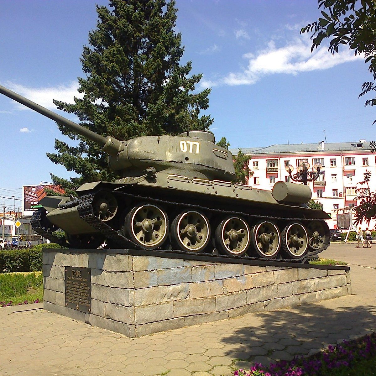 Танк т-34 в Барнауле памятник