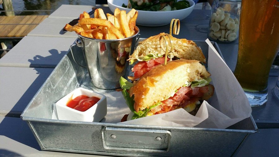 BLT+E Burger