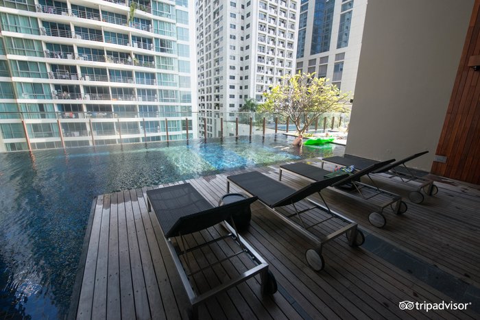 Hansar Bangkok Hotel Pool: Pictures & Reviews - Tripadvisor