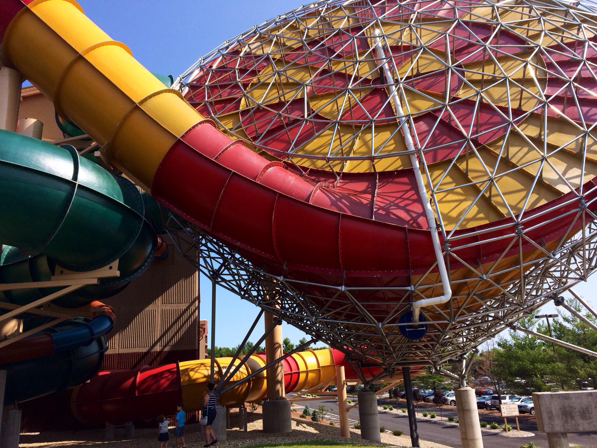 Great Wolf Lodge Water Park Great Wolf Lodge Water Park   The Howlin Tornado 