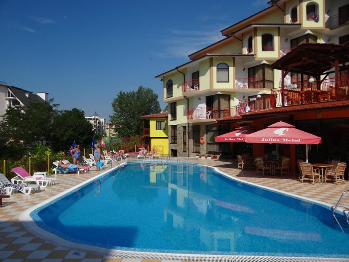 Hotel Smolyan Pool: Pictures & Reviews - Tripadvisor