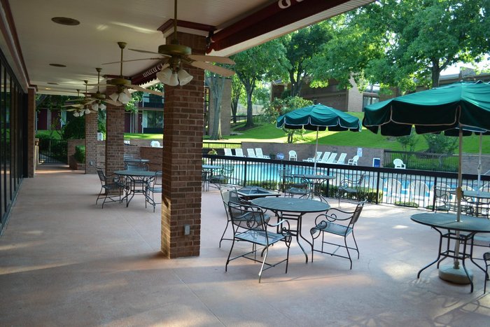 Magnuson Grand Hotel and Conference Center - Tyler Parking: Pictures ...