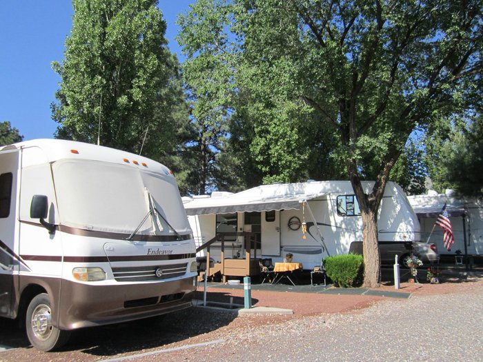 Escape To Arizona’s Oasis: Your Guide To J&H RV Park