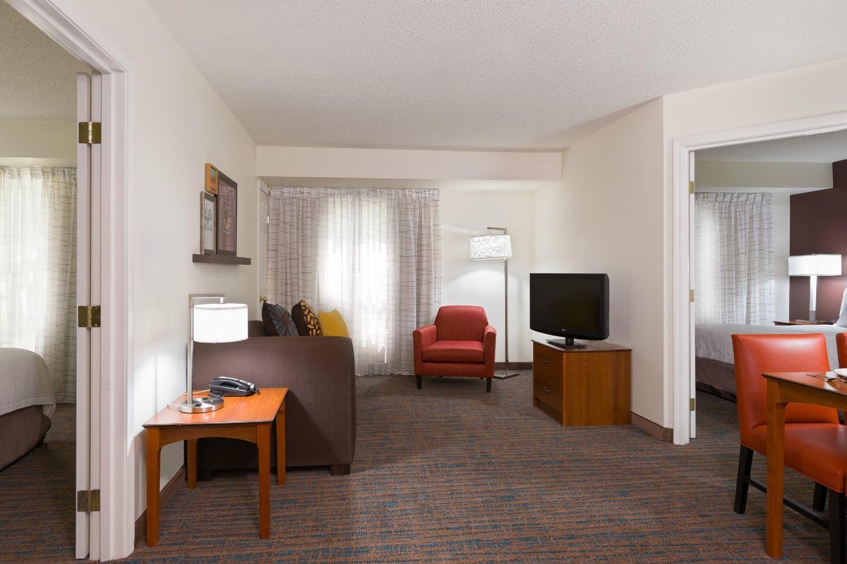 Residence Inn by Marriott Philadelphia Montgomeryville Rooms: Pictures ...