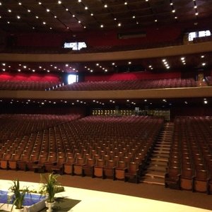 Grande Auditório do Canal da Música retoma as atividades em noite de gala