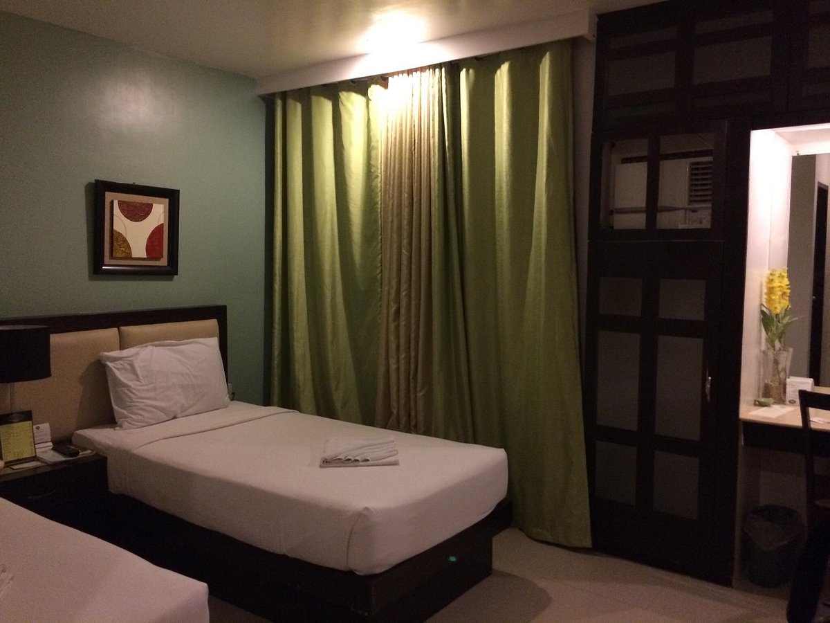 Urban Manor Hotel, hotel in Panay Island