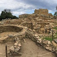 Visite guidate, guided tours, visites guidées. Nuraghe la Prisgiona