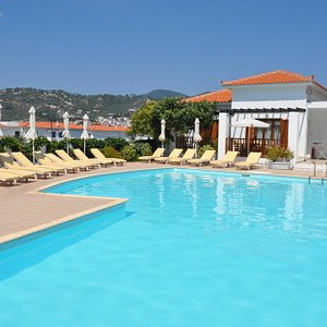 Den største af de tre pools på hotellet