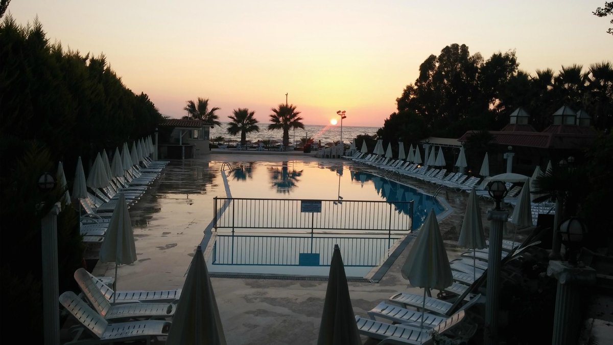 MERSIN BEACH CLUB (Кушадасы) - отзывы, фото и сравнение цен - Tripadvisor