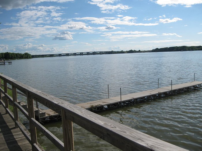 https://dynamic-media-cdn.tripadvisor.com/media/photo-o/06/43/3d/bf/fishing-pier-on-the-river.jpg?w=700&h=-1&s=1