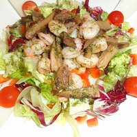 Ensalada de setas y langostinos