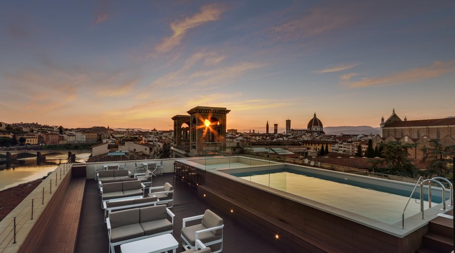Rooftop Pool & View