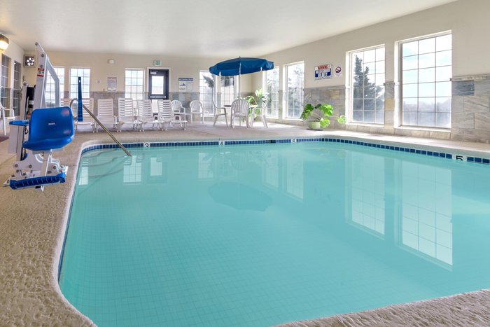 Ramada by Wyndham Moses Lake Pool: Pictures & Reviews - Tripadvisor