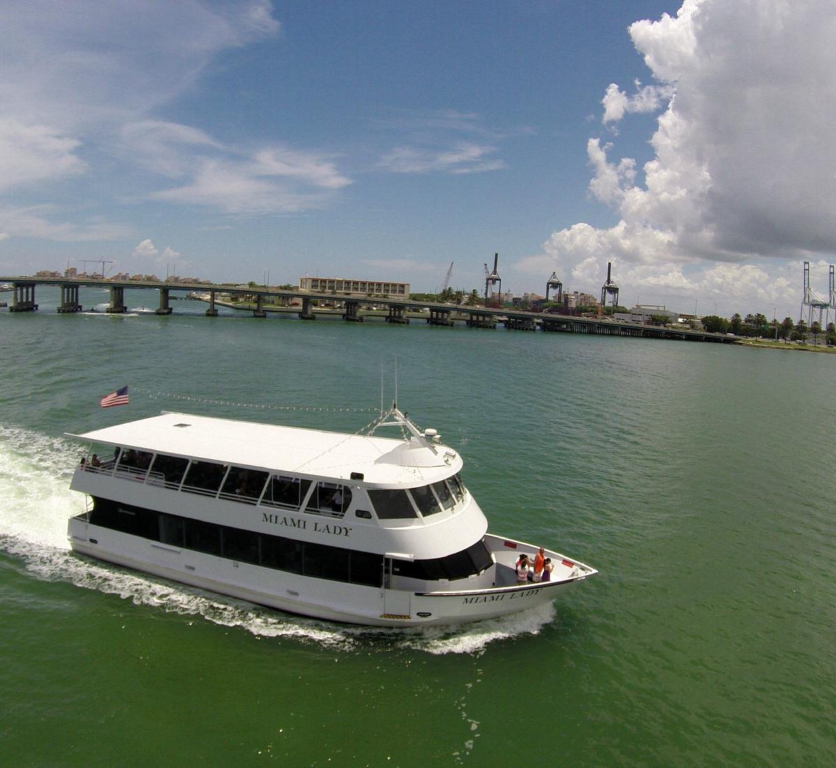 Квин Айленд тюльпан. Лодка во Флориде. Island Queen (Steamboat). Лодка во Флориде фото. Queen island
