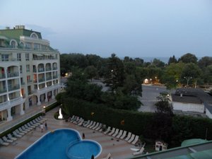 Бассейн и пляж