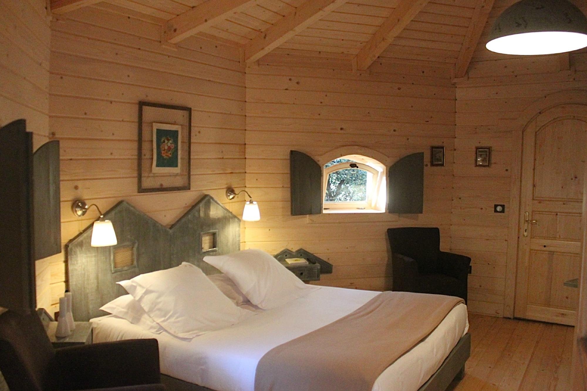 Les Cabanes Dans Les Bois Rooms: Pictures & Reviews - Tripadvisor