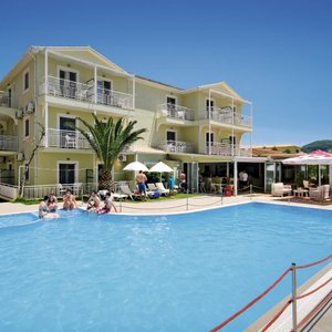 Neilson Cosmos Beachclub and pool
