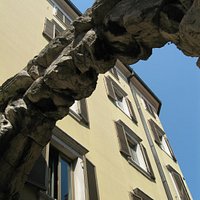 l'arco da sotto