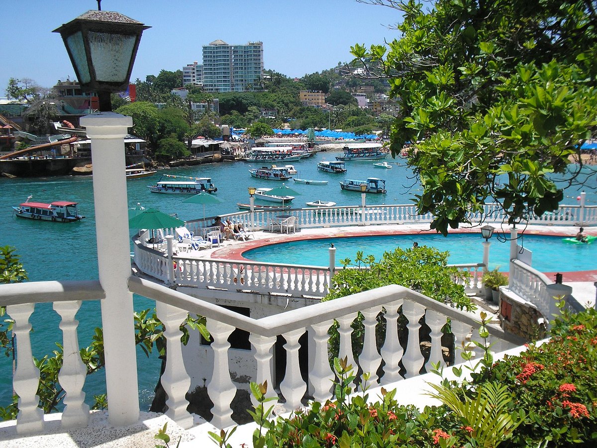 Caleta Beach Resort, hotel en Acapulco