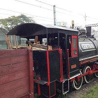 A locomotiva é um belo exemplar de Maria-Fumaça