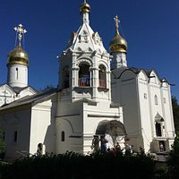 Введенский и Пятницкий храмы