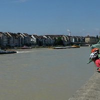 Schleppverband bei Hochwasser