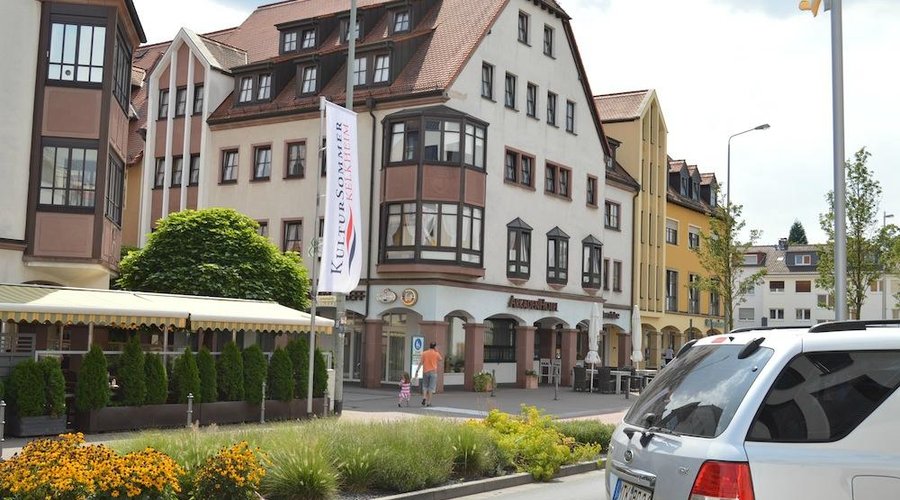Arkaden Hotel View from Road